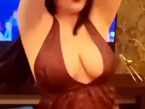 انجي خوري رقص بقميص النوم بزازها مهلبية